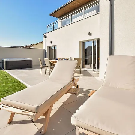 Casa vacanze Lovely In With Sauna *